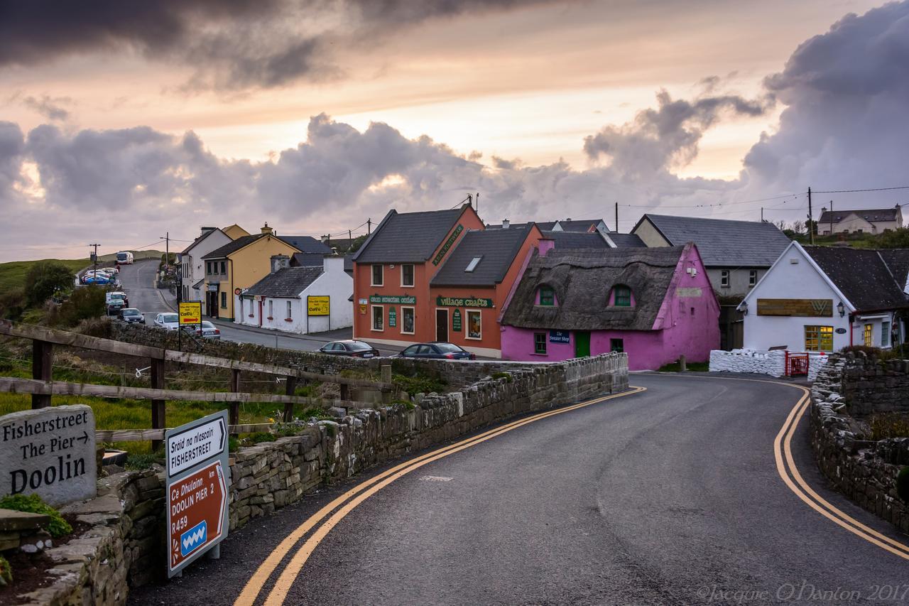 The Pipers Rest Hotell Doolin Eksteriør bilde
